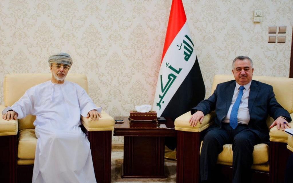 وكيل وزارة الخارجية للشؤون متعددة الأطراف والشؤون القانونية يستقبل سفير سلطنة عُمان لدى جمهورية العراق