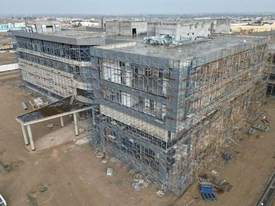 وزارة التخطيط تتابعُ ميدانيا مشروع إنشاء مستشفى عام سعة (100) سرير في قضاء الكرمة بمحافظة الأنبار
