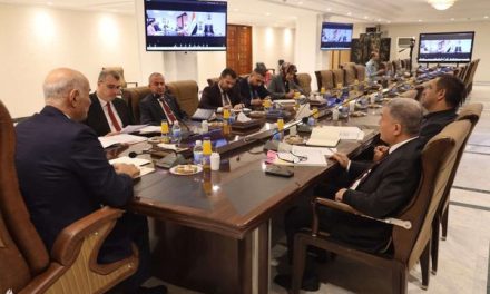 وزير الموارد يناقش تفعيل عمل فريق «محطات القياس» مع الجانب السوري